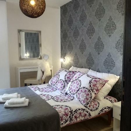 Apartman Ester Pula Exteriör bild