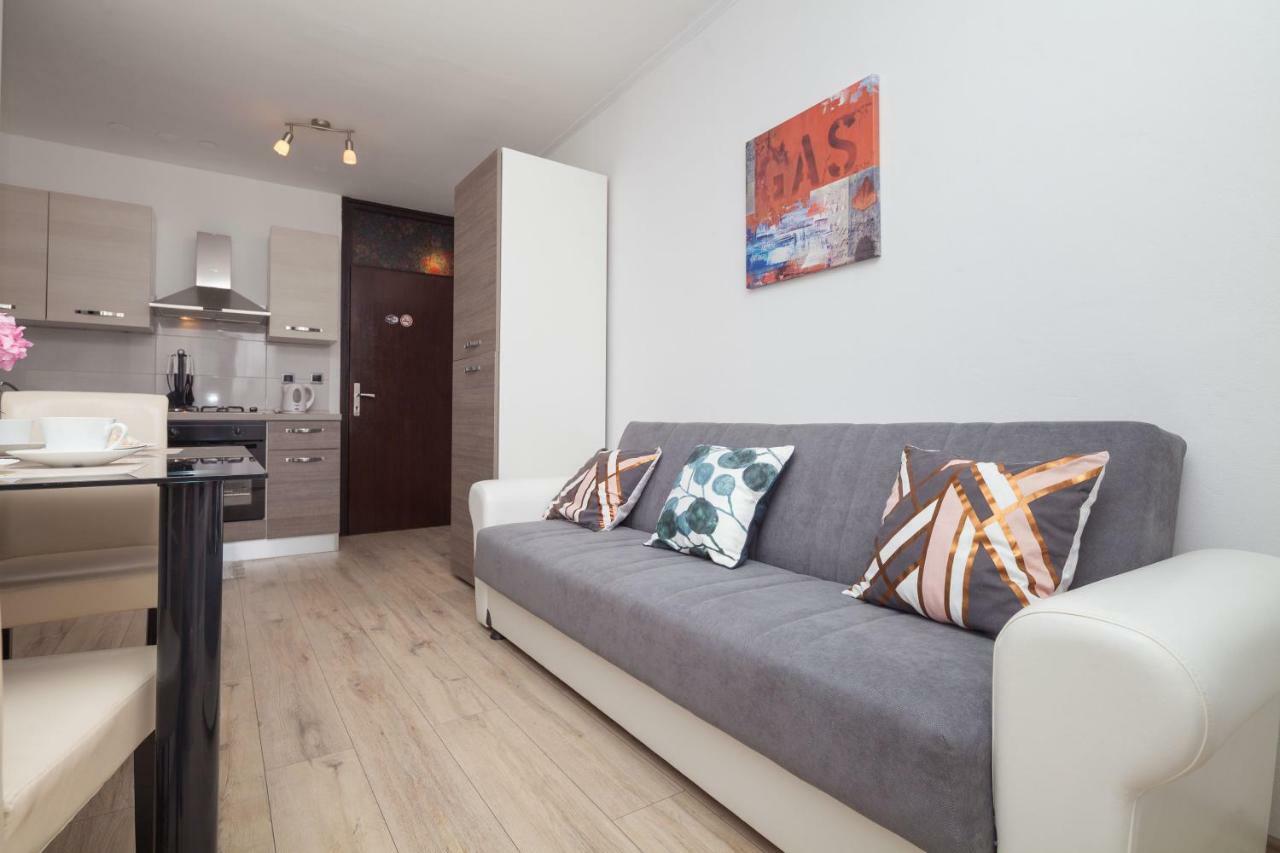 Apartman Ester Pula Exteriör bild