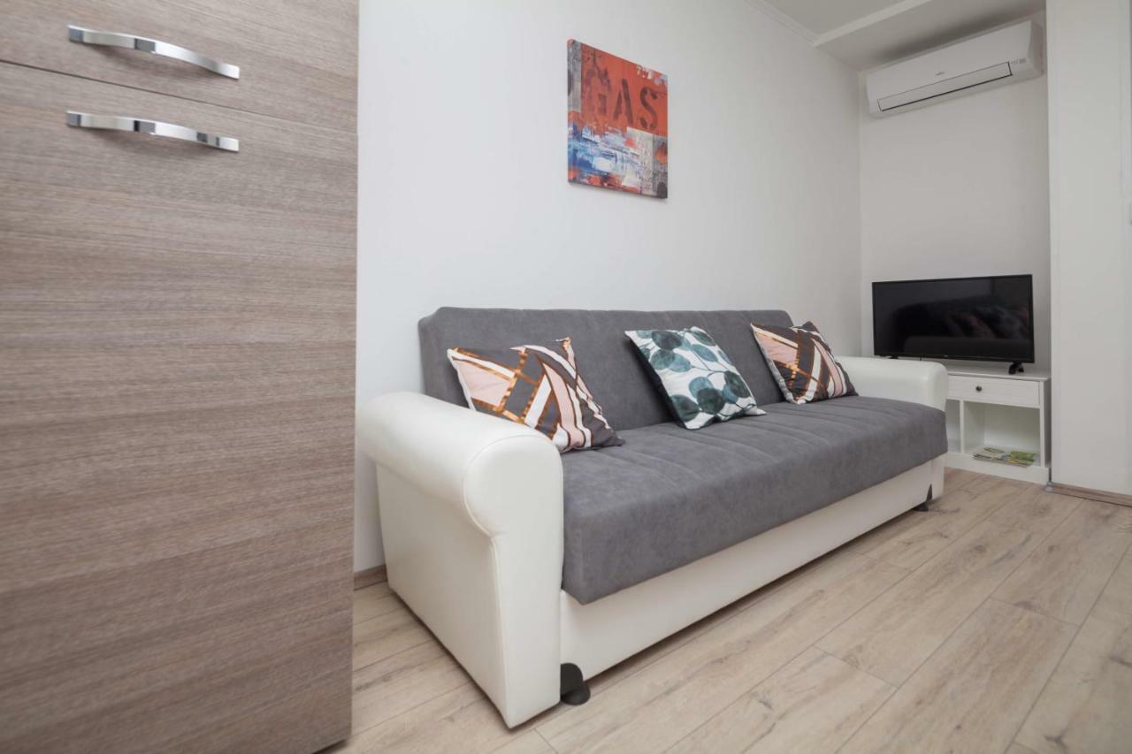 Apartman Ester Pula Exteriör bild