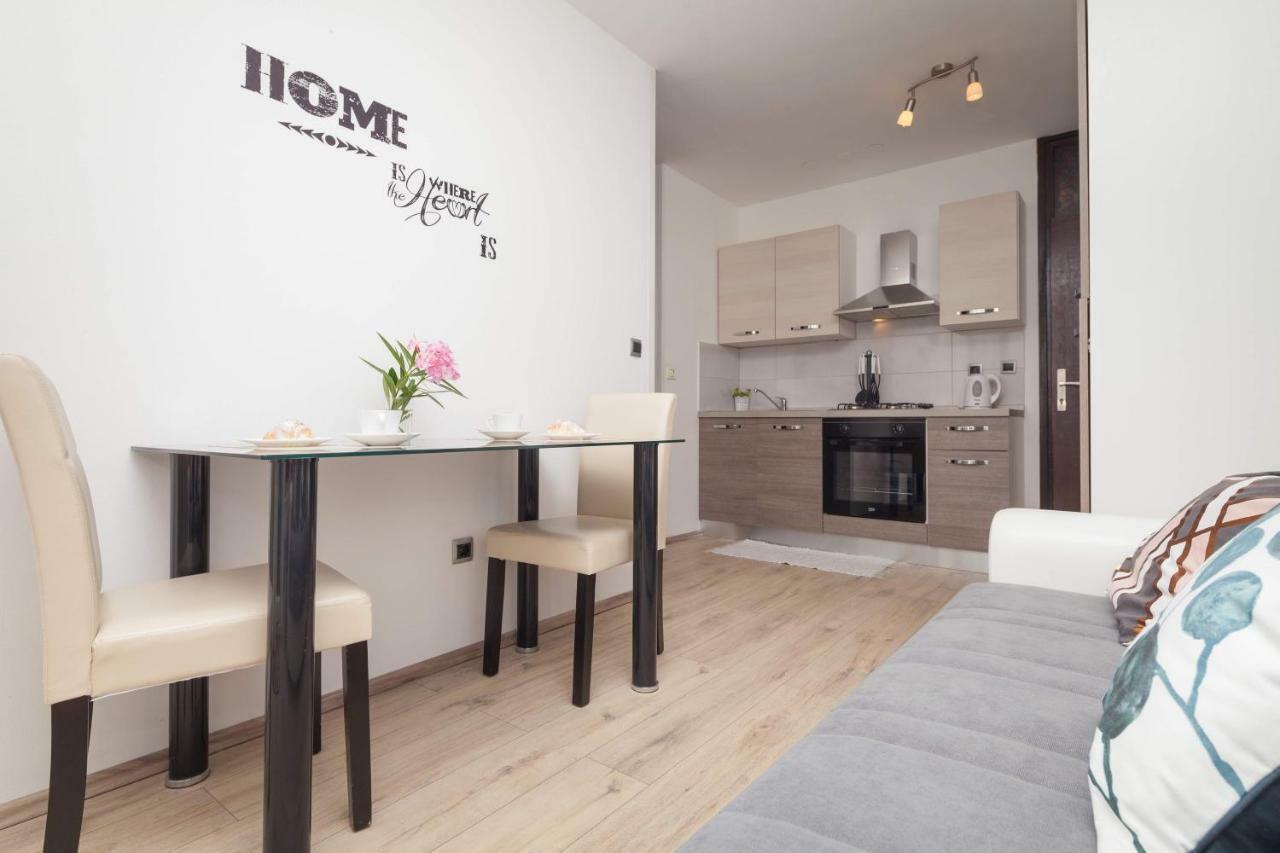 Apartman Ester Pula Exteriör bild