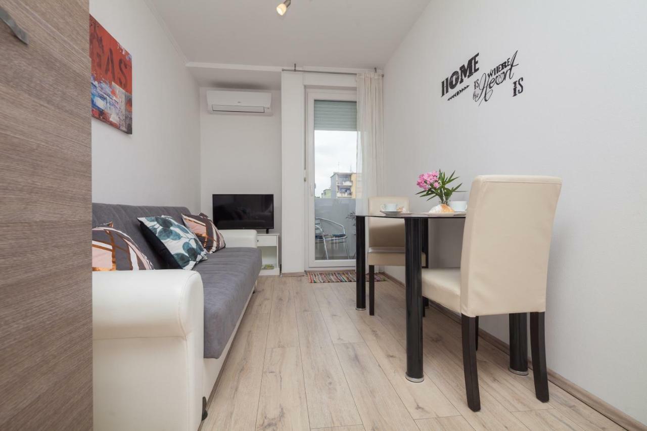 Apartman Ester Pula Exteriör bild