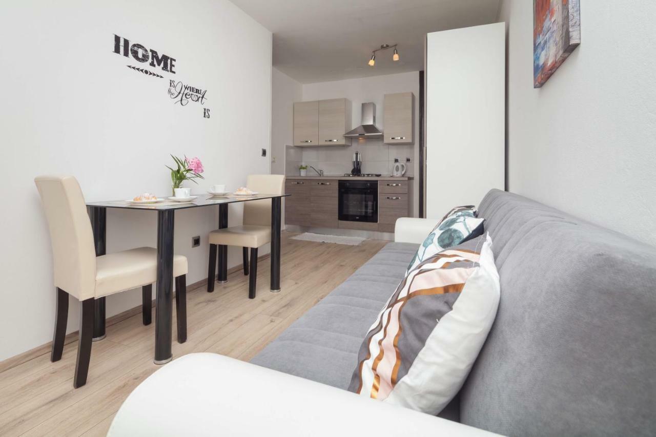 Apartman Ester Pula Exteriör bild